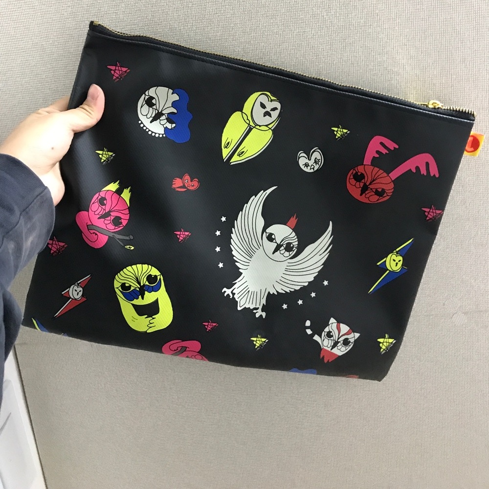 Owl print clutch